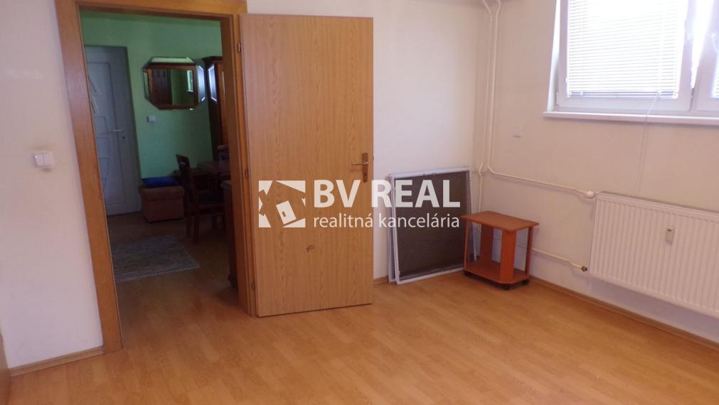 BV REAL Na prenájom komerčný priestor Prievidza FM2262