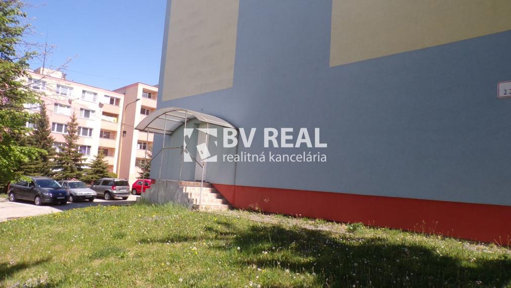 BV REAL Na prenájom komerčný priestor Prievidza FM2262