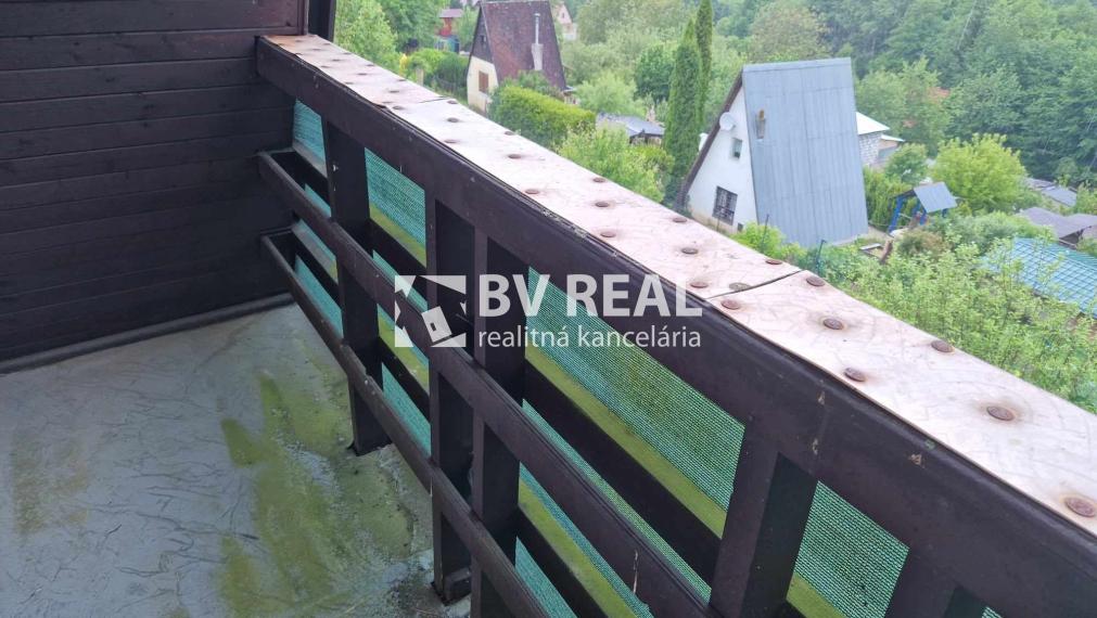 BV REAL Na predaj murovaná chata so záhradou Handlová FM2009