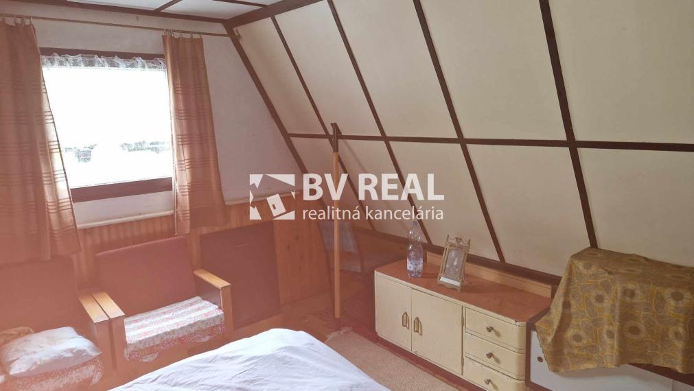 BV REAL Na predaj murovaná chata so záhradou Handlová FM2009