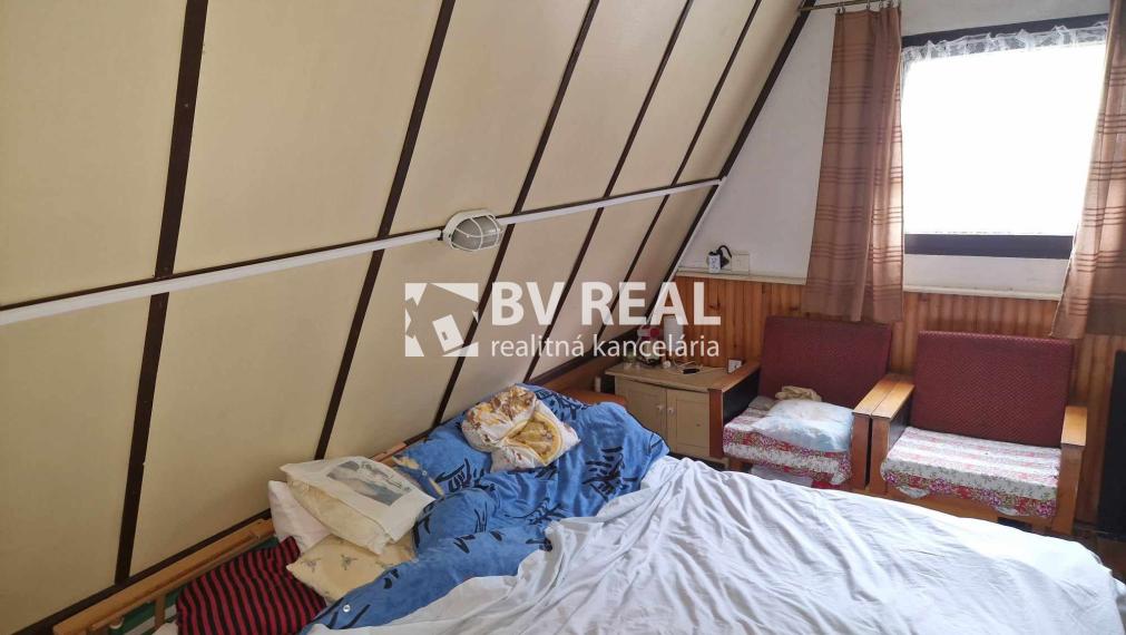 BV REAL Na predaj murovaná chata so záhradou Handlová FM2009