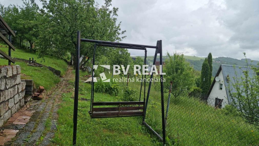 BV REAL Na predaj murovaná chata so záhradou Handlová FM2009