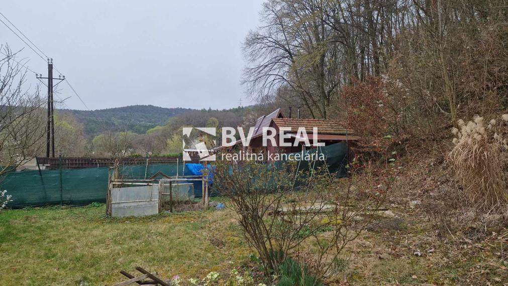 BV REAL Na predaj pozemok na stavbu chaty Partizánske FM2263