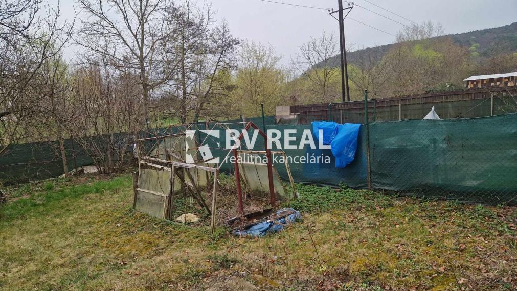 BV REAL Na predaj pozemok na stavbu chaty Partizánske FM2263