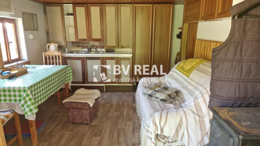 BV REAL predaj murovaná chata so záhradou Prievidza FM2285