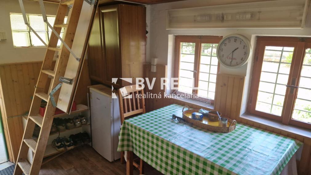 BV REAL predaj murovaná chata so záhradou Prievidza FM2285