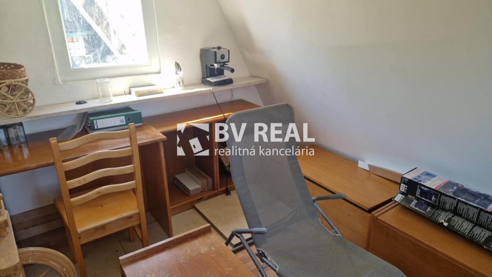 BV REAL predaj murovaná chata so záhradou Prievidza FM2285