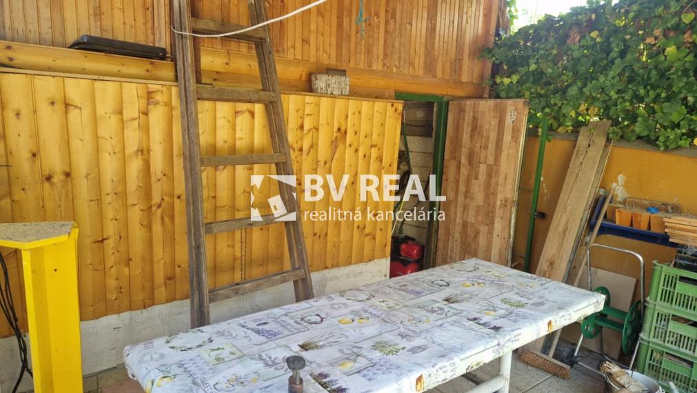 BV REAL predaj murovaná chata so záhradou Prievidza FM2285