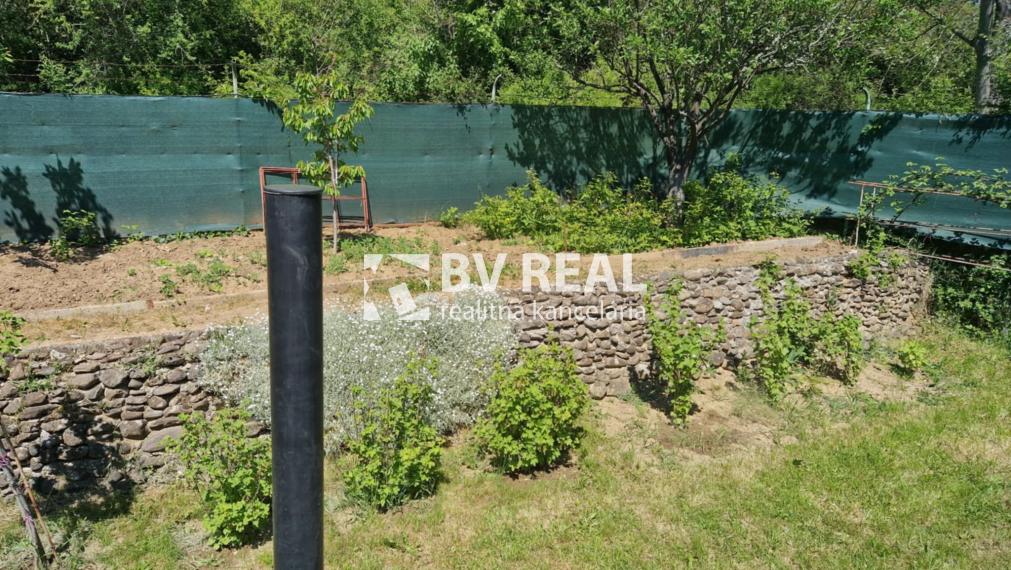 BV REAL predaj murovaná chata so záhradou Prievidza FM2285