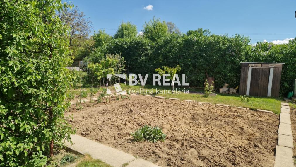 BV REAL predaj murovaná chata so záhradou Prievidza FM2285