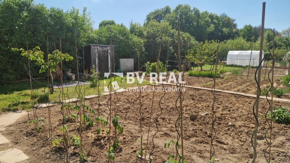 BV REAL predaj murovaná chata so záhradou Prievidza FM2285