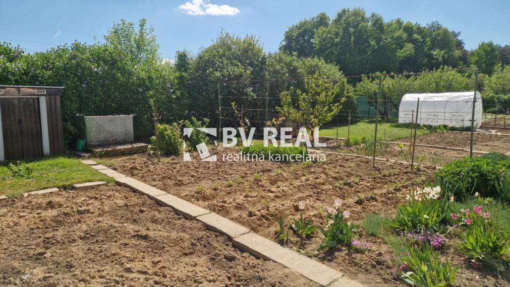 BV REAL predaj murovaná chata so záhradou Prievidza FM2285