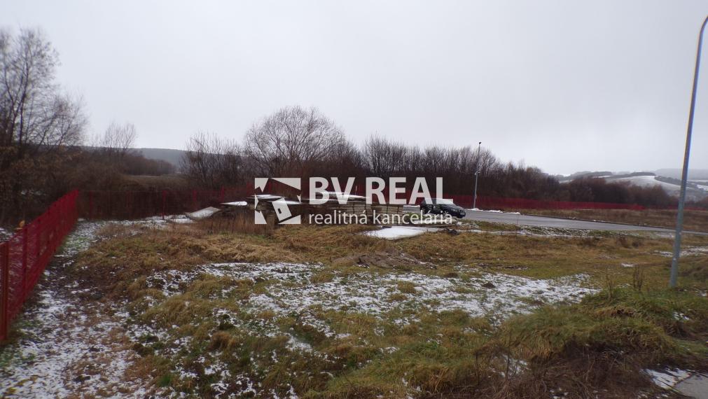 BV REAL Na predaj komerčný pozemok 1259 m2 Prievidza FM1960