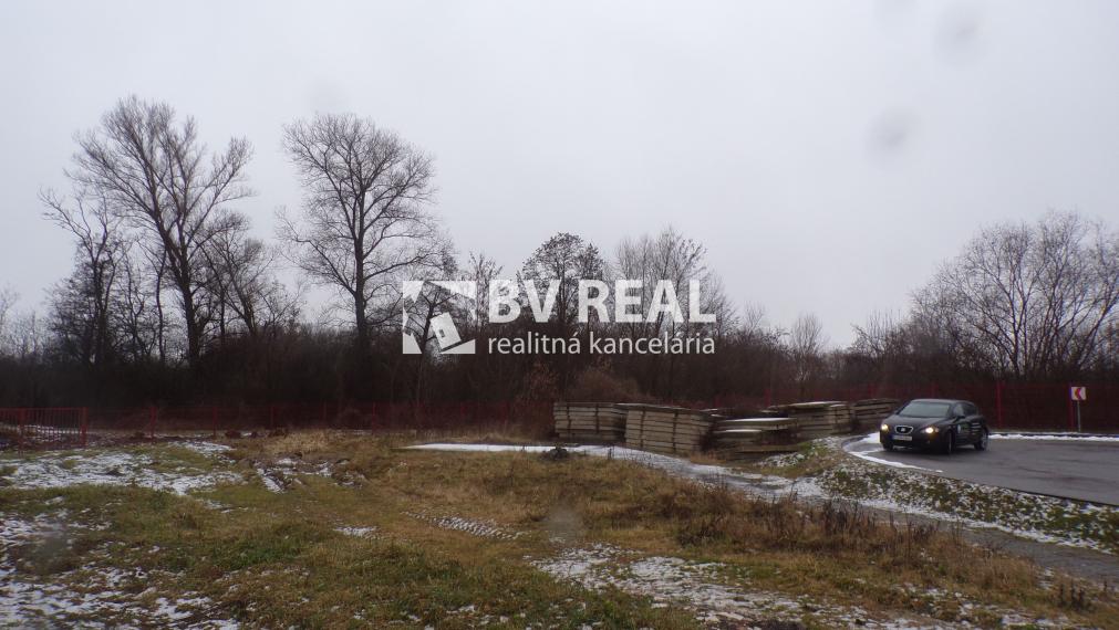 BV REAL Na predaj komerčný pozemok 1259 m2 Prievidza FM1960