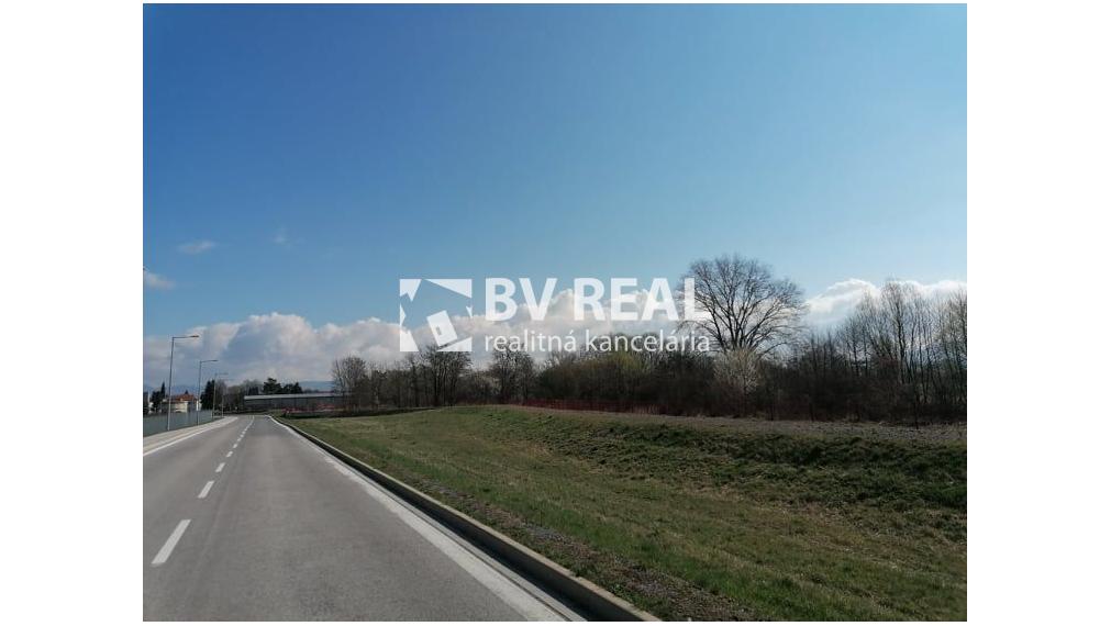 BV REAL Na predaj komerčný pozemok 1495 m2 Prievidza FM1957