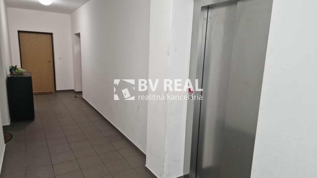 BV REAL Na predaj 2 izbový byt v novostavbe Prievidza FM2335