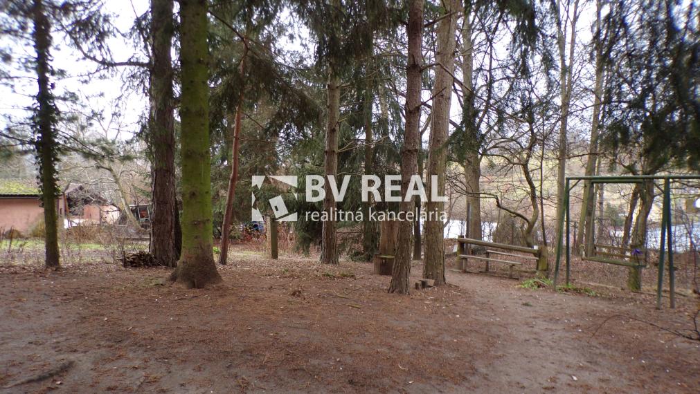 BV REAL Na predaj pozemok Chrenovec-Brusno FM2235