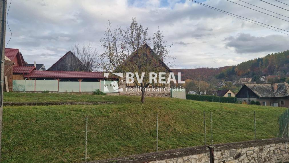 BV REAL Na predaj pozemok, garáž, humno Ladomerská Vieska FM2346