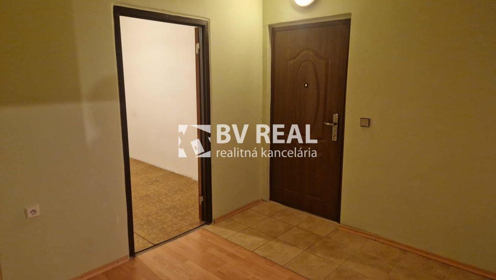 BV REAL Na predaj 3 izbový byt Handlová FM2349