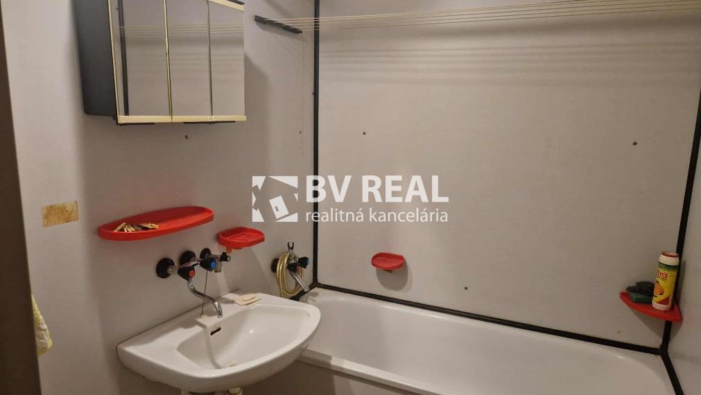 BV REAL Na predaj 3 izbový byt Handlová FM2349