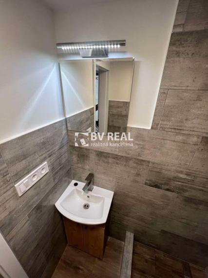 BV REAL Na prenájom 2 izbový byt Handlová FM2196