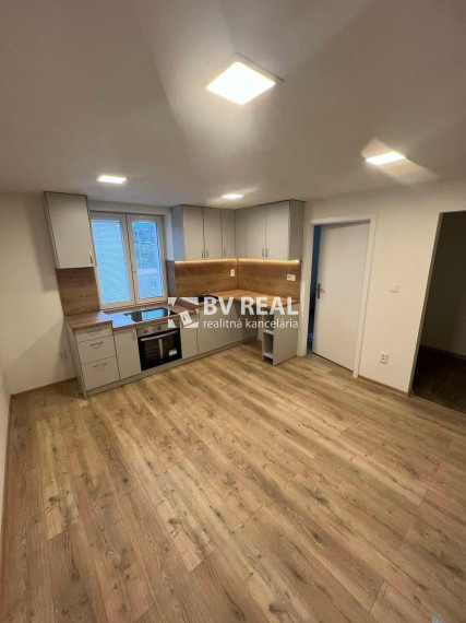 BV REAL Na predaj 2 izbový byt Handlová FM2352