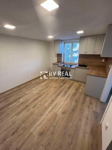 BV REAL Na predaj 2 izbový byt Handlová FM2352