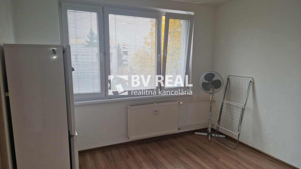 BV REAL Na prenájom 1 izbový byt Prievidza FM2342