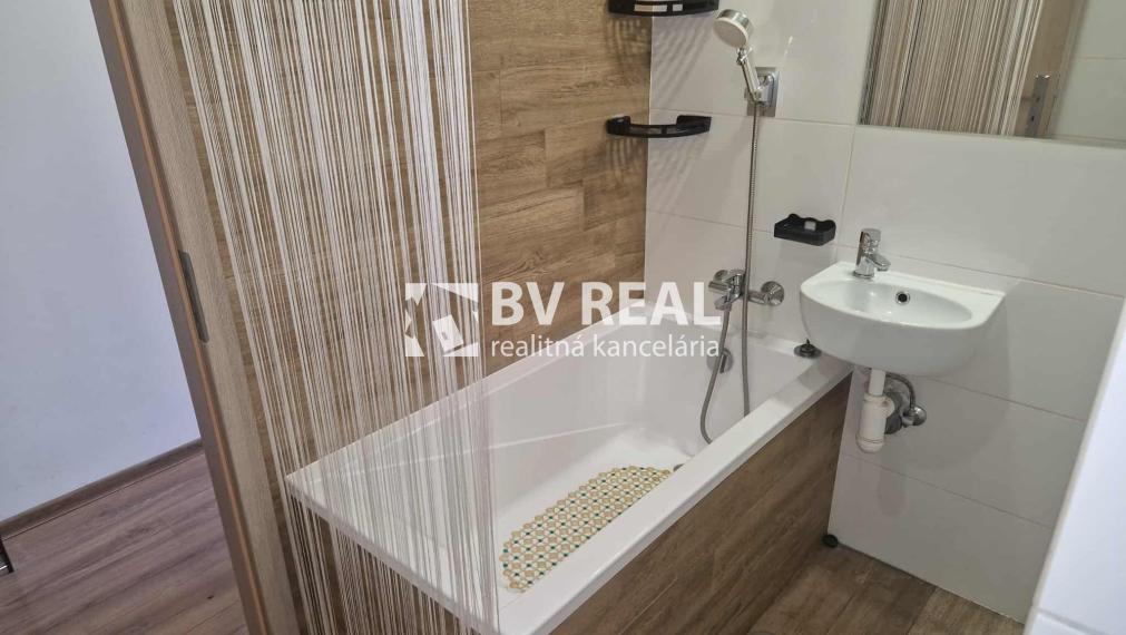 BV REAL Na prenájom 1 izbový byt Prievidza FM2342