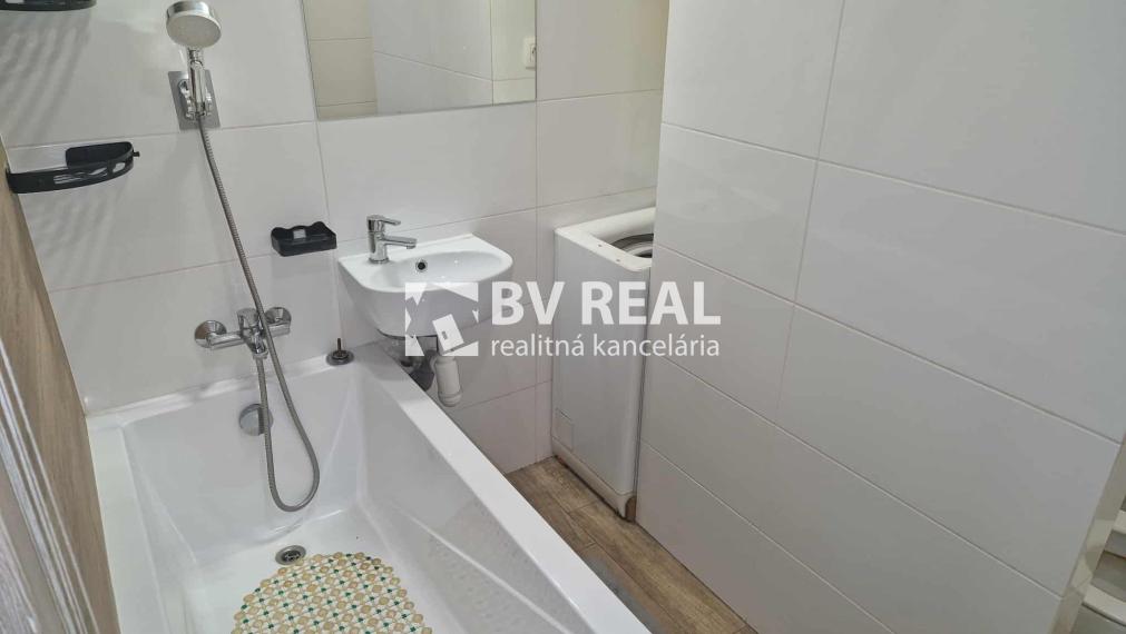 BV REAL Na prenájom 1 izbový byt Prievidza FM2342