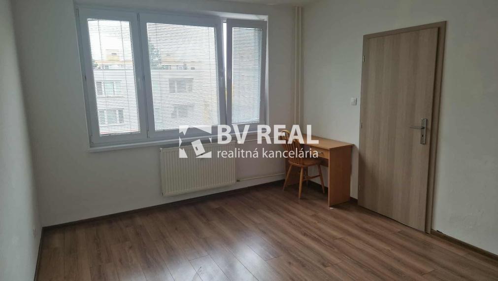 BV REAL Na prenájom 1 izbový byt Prievidza FM2342