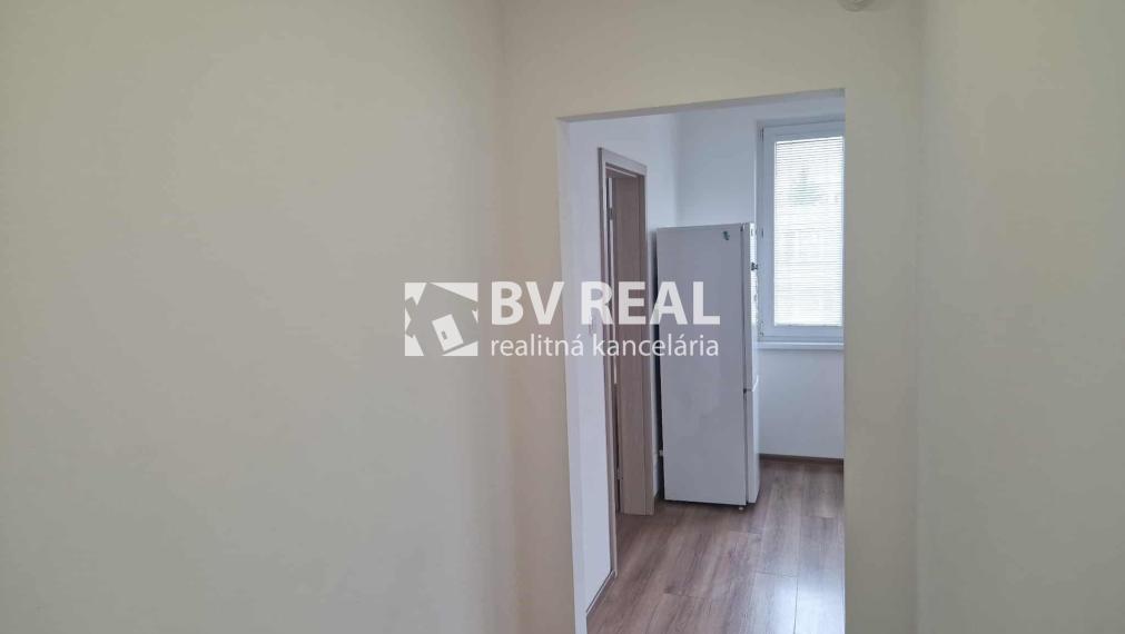 BV REAL Na prenájom 1 izbový byt Prievidza FM2342