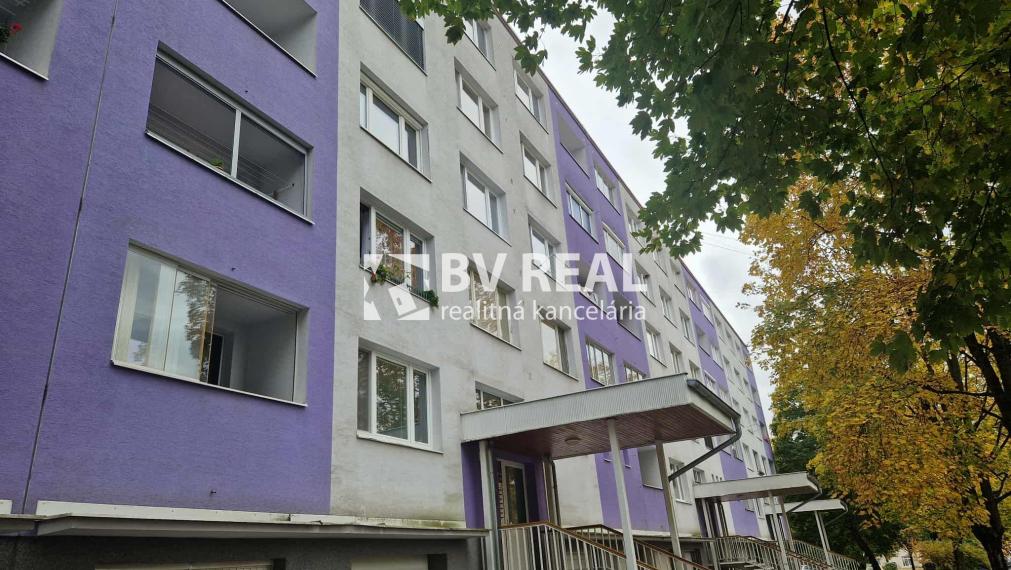 BV REAL Na prenájom 1 izbový byt Prievidza FM2342