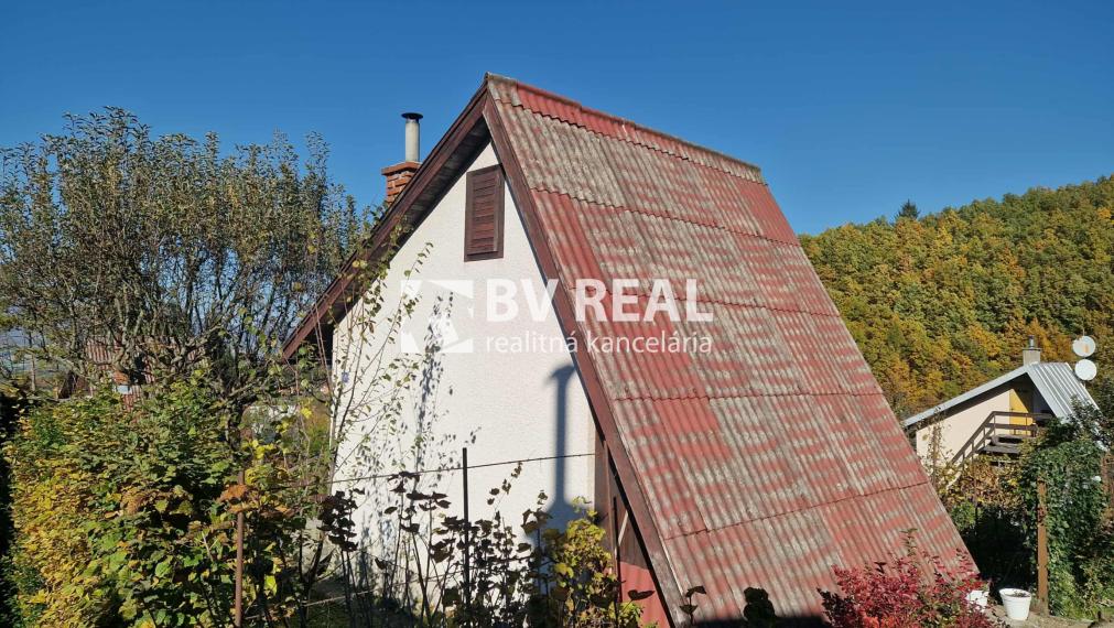 BV REAL predaj murovaná chata so záhradou Prievidza FM2356