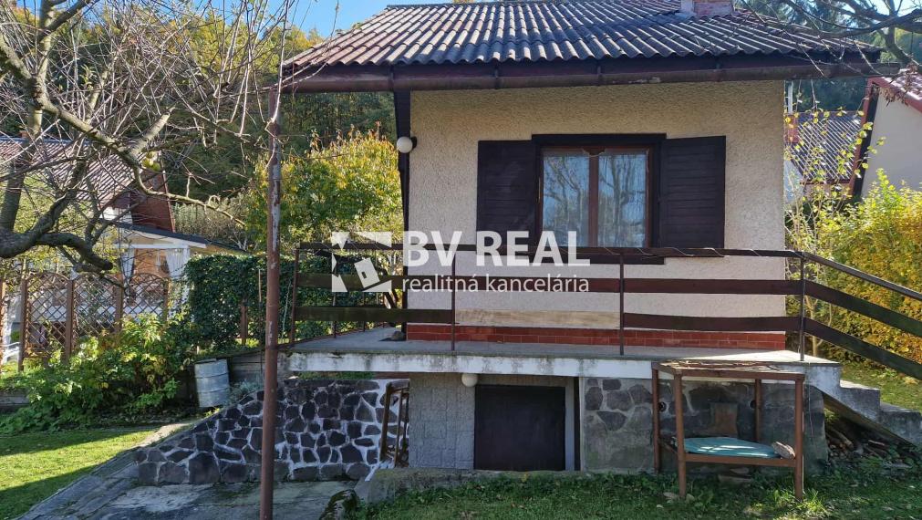 BV REAL predaj murovaná chata so záhradou Prievidza FM2356