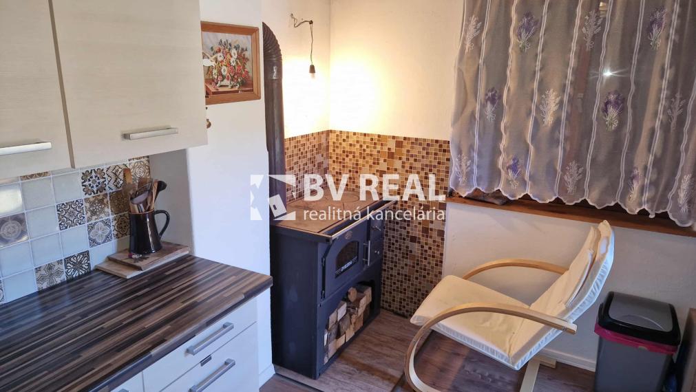 BV REAL predaj murovaná chata so záhradou Prievidza FM2356