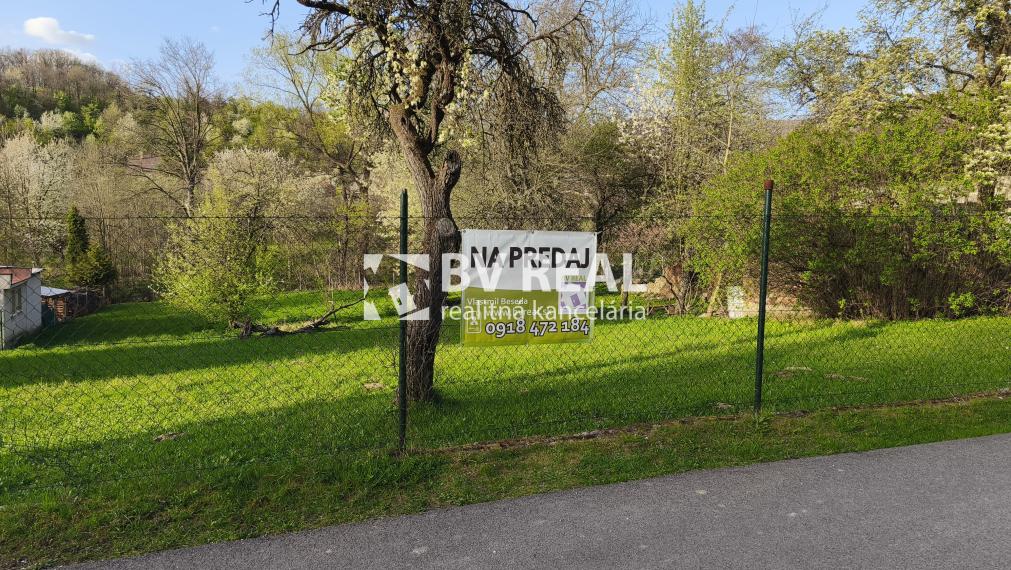 BV REAL predaj pozemok 844 m2 Dlžín okres Prievidza BV3024