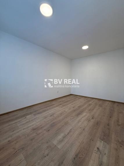 BV REAL Na predaj 3 izbový byt Handlová FM2293