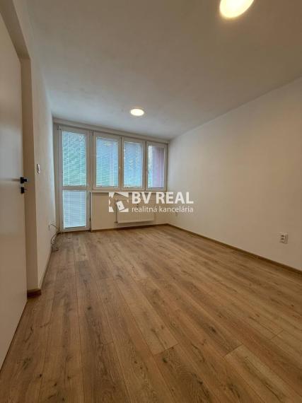 BV REAL Na prenájom 3 izbový byt Handlová FM2292