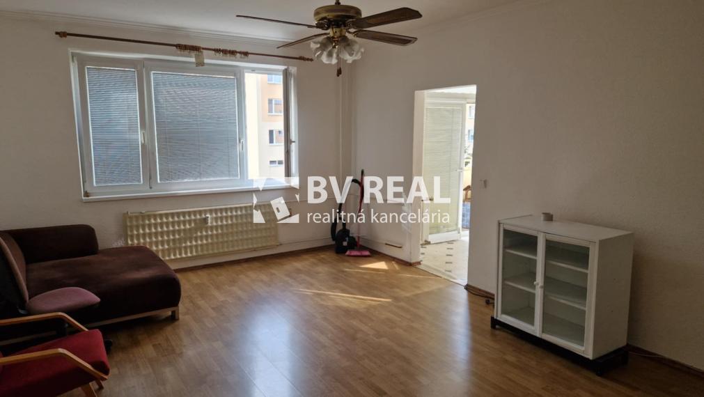 BV REAL Na predaj 1 izbový byt s loggiou Kanianka FM2301