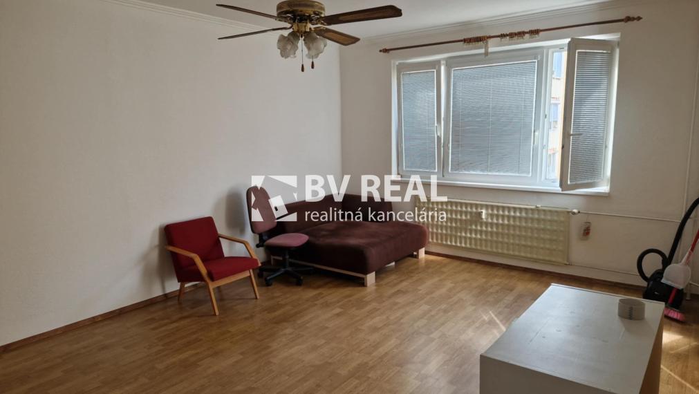 BV REAL Na predaj 1 izbový byt s loggiou Kanianka FM2301