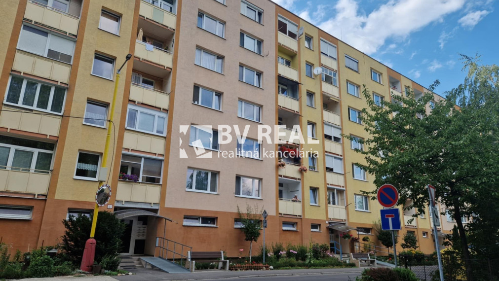 BV REAL Na predaj 1 izbový byt s loggiou Kanianka FM2301