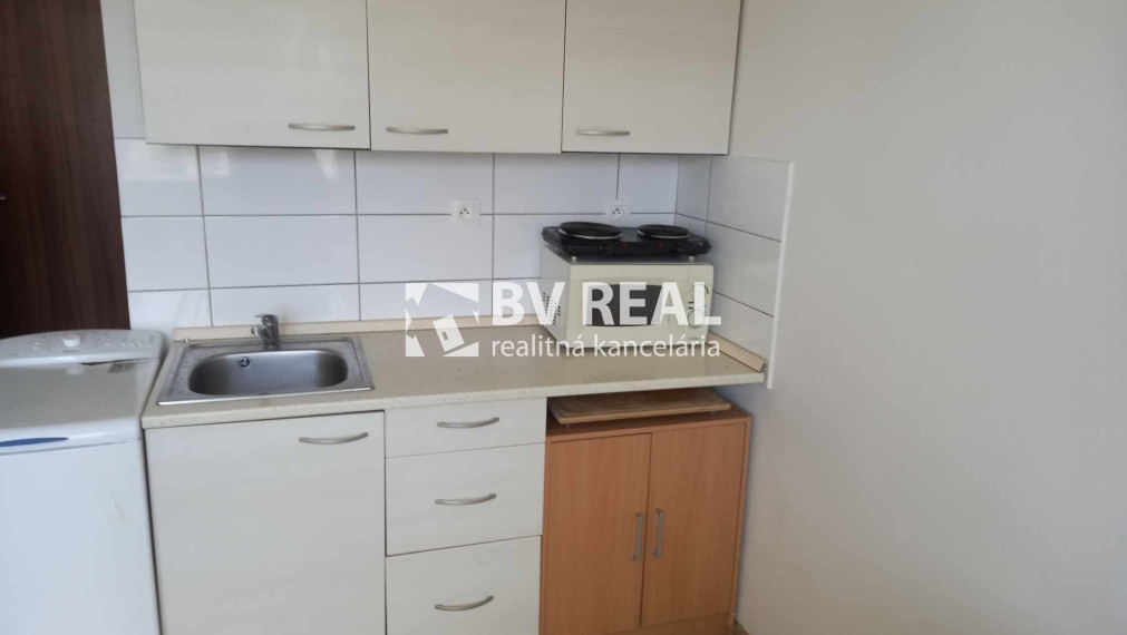 BV REAL Na predaj garsónka Prievidza FM2360