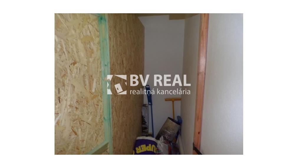 BV REAL Na predaj garsónka Prievidza FM2360