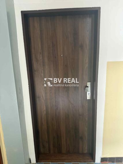 BV REAL Na predaj garsónka Handlová FM2298