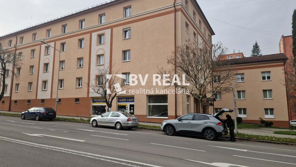 BV REAL Na predaj komerčný priestor 28 m2 Handlová FM2362