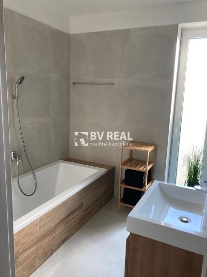 BV REAL Na prenájom rodinný dom v meste Bojnice FM1995