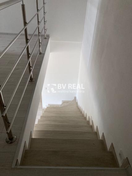 BV REAL Na prenájom rodinný dom v meste Bojnice FM1995