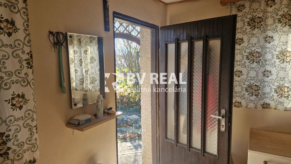 BV REAL Na predaj murovaná chata so záhradou Nováky FM2364