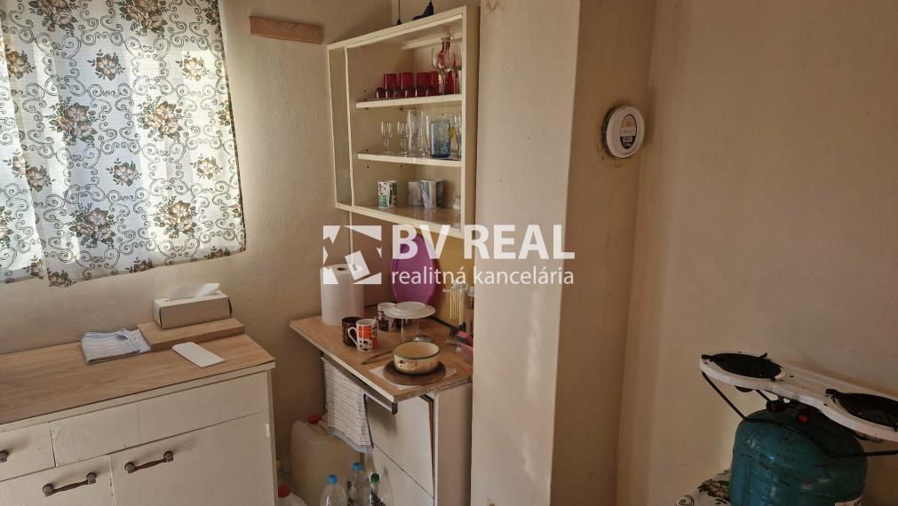 BV REAL Na predaj murovaná chata so záhradou Nováky FM2364